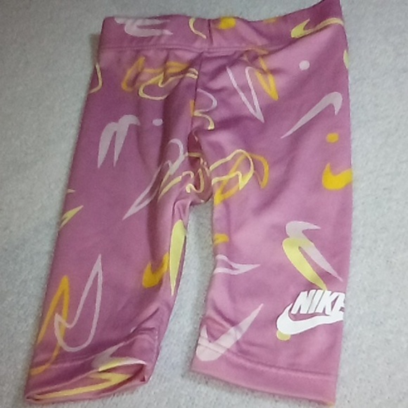 Like New, Nike Newborn Baby Girls Outfit, Bodysuit & Athletic Legging Pants Set - Picture 5 of 9